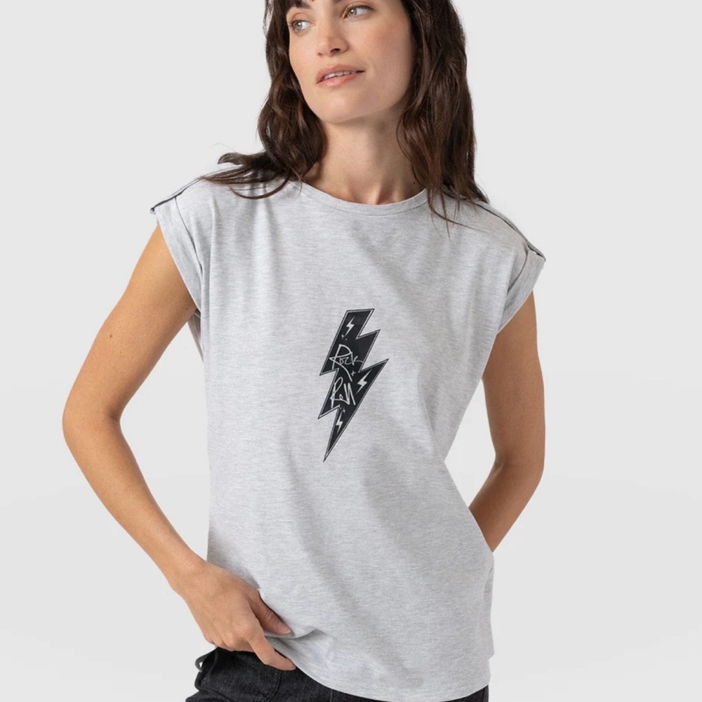 Turn Up Tee - Grey Rock N Roll
A soft and smooth tee with shoulder button detail